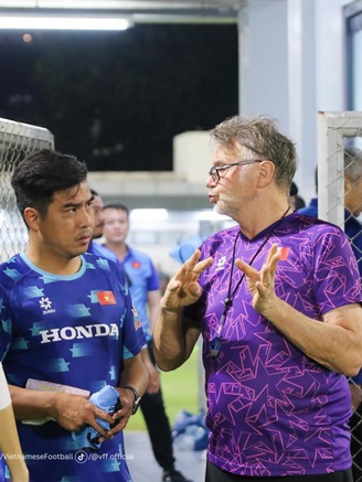 HLV Troussier đã rút ra bài học gì sau trận thua Indonesia ở Asian Cup?