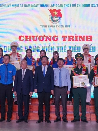 Tuyên dương 28 đảng viên trẻ tiêu biểu tỉnh Thừa Thiên – Huế