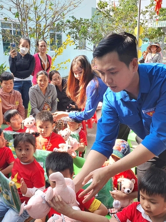 Chàng trai 'thắp lửa' phong trào Đoàn cho xứ cù lao