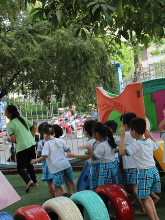 Mở cửa lớp học, đưa thiên nhiên vào giờ học