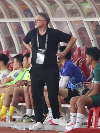 Vì sao đội tuyển Việt Nam luôn cần thầy ngoại?