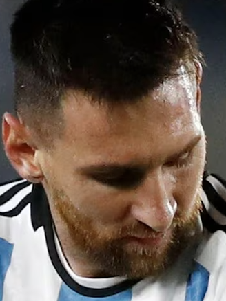 Messi ‘bạc tóc’ nghĩ suy có nên cùng U.23 Argentina dự Olympic 2024 hay không?