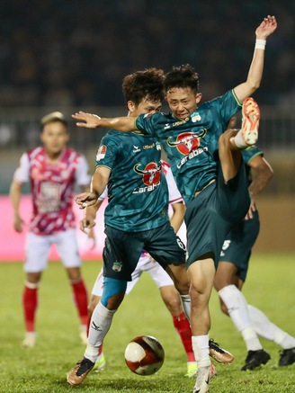 Nóng bỏng cuộc chiến trụ hạng V-League