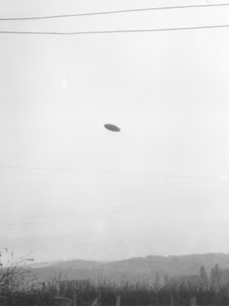 Lầu Năm Góc nói không giấu giếm thông tin về người ngoài hành tinh, công nghệ UFO