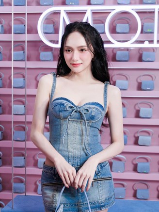 Mơ mộng, nữ tính với các bản phối của áo corset