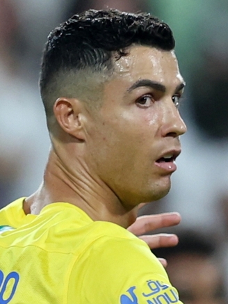 Ronaldo chính thức lên tiếng vụ chiếc thẻ đỏ ‘đáng hổ thẹn’