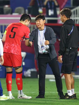 HLV Shin Tae-yong lặng lẽ ăn mừng vì loại U.23 Hàn Quốc: Tôi hạnh phúc nhưng…
