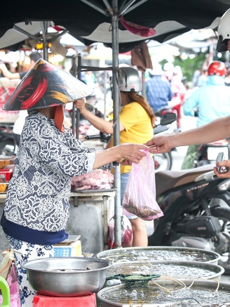 Giảm thuế để kích cầu tiêu dùng