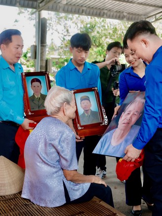 Mang yêu thương 'về nhà mẹ'