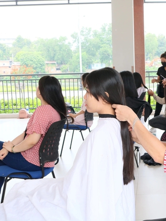 Từ việc một salon bị 'phốt' vì ăn chặn tóc hiến tặng, nên hiến tóc ở đâu?