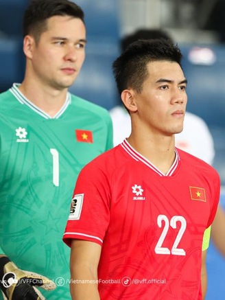 HLV Kim Sang-sik và đội tuyển Việt Nam lại khổ: AFF Cup trùng lịch các cúp châu Á