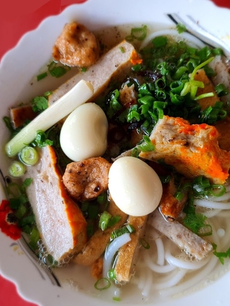 Quán bánh canh chả cá nổi tiếng mà bạn nên thử ở Phan Thiết