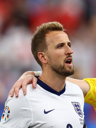 Harry Kane họp riêng với cầu thủ Anh, đáp trả gay gắt các huyền thoại ‘Tam sư’