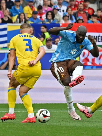 Lukaku vẫn ‘ghét’ ghi bàn, đội tuyển Bỉ bị Ukraine cầm hòa, đấu Pháp ở vòng play-off