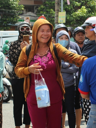 Ngày gia đình Việt Nam: Mẹ học lớp 3 mong con vào ĐH, một đời bình an