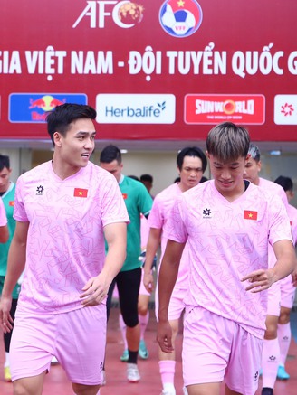 HLV Kim Sang-sik gạch tên 4 cầu thủ đấu Philippines, gây ngạc nhiên lớn vì trong đó có…