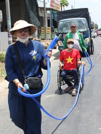 Tình ngọt mùa hạn mặn