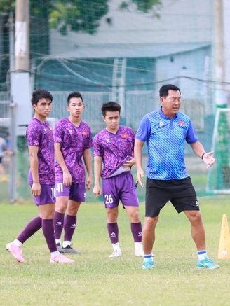 U.19 Việt Nam sang Indonesia chạm trán đội mạnh, không có tiền vệ Việt kiều