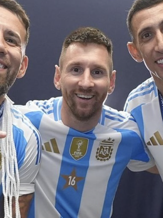 Messi bất ngờ không trở về Argentina ăn mừng chức vô địch Copa America