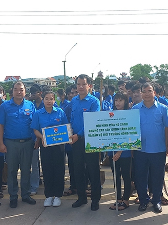 Chung tay xây dựng cảnh quan và bảo vệ môi trường nông thôn