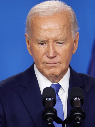 Nhiều nhân viên Nhà Trắng chỉ biết tin Tổng thống Biden rút lui khi xem mạng xã hội