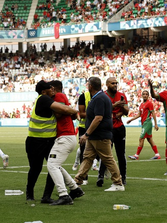 Đội nhà bị xử thua đau đớn, báo Argentina: 'Olympic còn kém cả giải nghiệp dư'