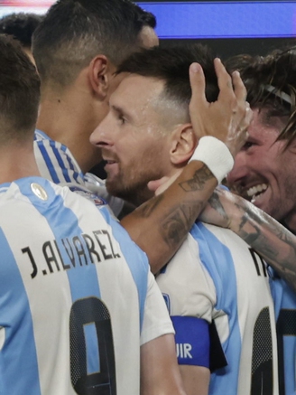 Messi gửi tin nhắn từ trái tim cho Olympic Argentina: Hãy chiến đấu để vô địch!