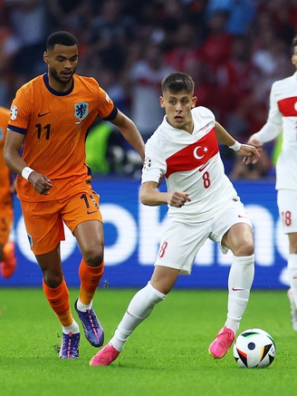 Ngược dòng ngoạn mục đánh bại Thổ Nhĩ Kỳ, Hà Lan đấu Anh ở bán kết