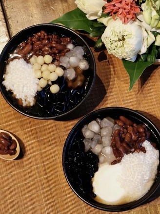 Bánh, sữa chua và tỉ thứ kết hợp đậu đỏ ‘lên ngôi’ vào ngày Thất tịch