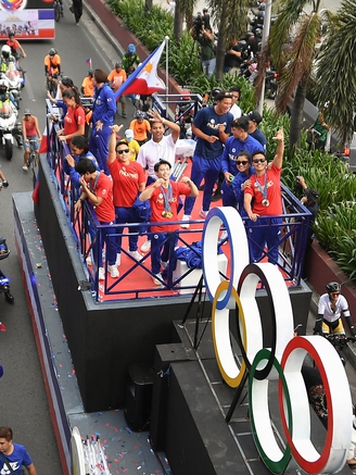 Tổng thống Philippines làm điều bất ngờ, tặng thưởng đặc biệt người hùng Yulo đoạt 2 HCV Olympic 