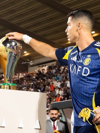 Hành động lạ của Ronaldo khiến Al Nassr dính lời nguyền mất cúp vô địch