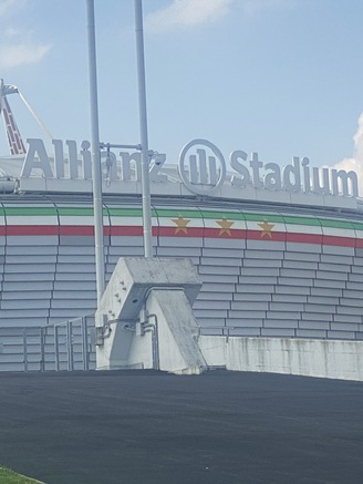 Choáng ngợp với đại bản doanh của 'bà đầm già' Juventus