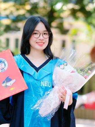 Cô gái tốt nghiệp loại xuất sắc, giành học bổng du học thạc sĩ ở nước Anh