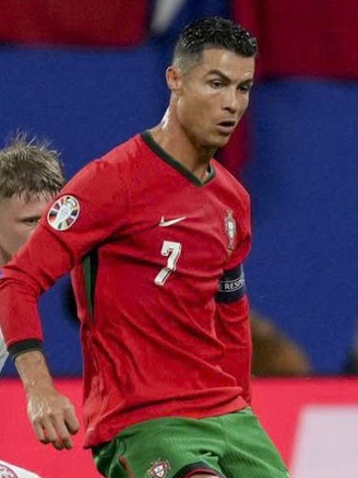 Ronaldo từ chối chia tay đội tuyển Bồ Đào Nha