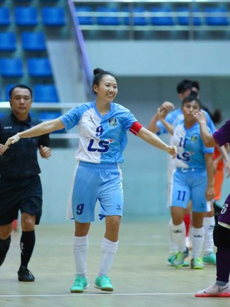 Đội trưởng futsal nữ Việt Nam tỏa sáng, Thái Sơn Nam TP.HCM thị uy sức mạnh