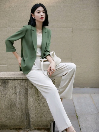 Điểm nhấn cho phong cách công sở mùa thu với áo blazer