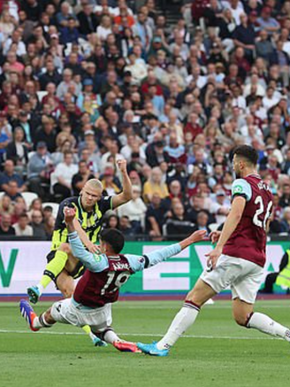 Haaland lập kỷ lục với cú hat-trick thứ hai giúp Man City hạ West Ham 