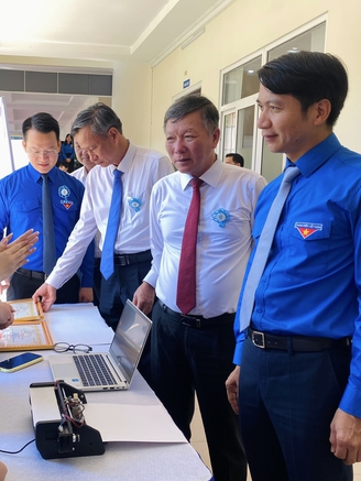 Tạo môi trường để thanh niên tự giáo dục, rèn luyện và đóng góp sức trẻ
