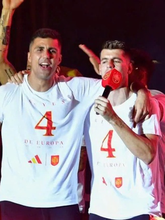 Xúc phạm người dân Gibraltar, Rodri và Alvaro Morata chính thức nhận án phạt từ UEFA