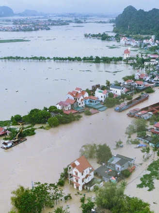 Nước sông Hoàng Long, sông Đáy vượt báo động 3, Ninh Bình sơ tán hàng ngàn người