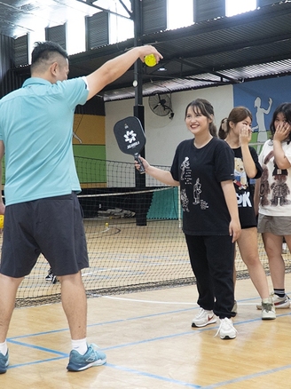 Pickleball 'gây sốt' giảng đường