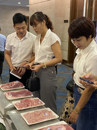 Đà Nẵng: Hướng dẫn học sinh lựa chọn hàng quán an toàn thực phẩm trước cổng trường