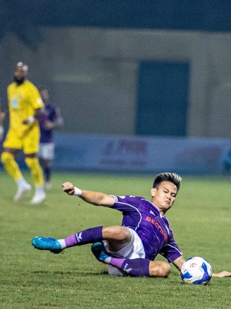 Nhân tố nào ‘hồi sinh’ tại V-League khiến thầy Kim Sang-sik khấp khởi mừng thầm?