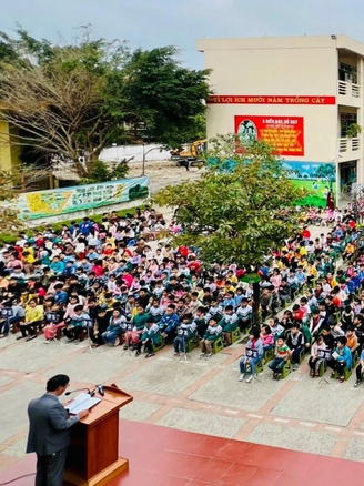 Tạm đình chỉ công tác giáo viên bị 'tố' xúc phạm, nhục mạ học sinh