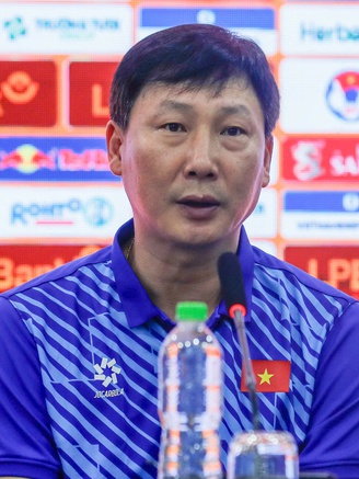 HLV Kim Sang-sik quả quyết: 'Đội tuyển Việt Nam phải thắng Thái Lan!'