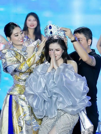 Thêm một cô gái đăng quang ngay trong đêm giao thừa Tết dương lịch
