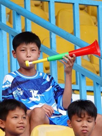 U.13 Cần Thơ học hỏi tinh thần fair play giải bóng đá Thanh Niên sinh viên