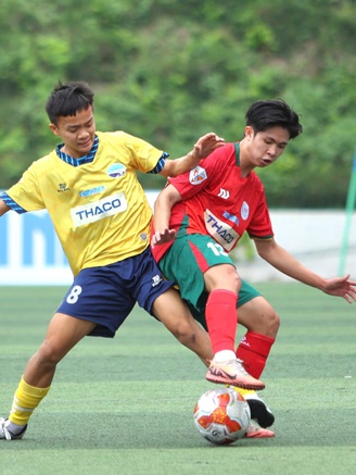 Trường ĐH Quy Nhơn 2-1 Trường CĐ Du lịch Nha Trang: Tân binh giành chiến thắng