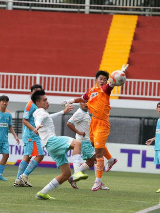 Trường ĐH Giao thông vận tải TP.HCM 0-2 CĐ Bách khoa Sài Gòn: Chiến thắng bất ngờ