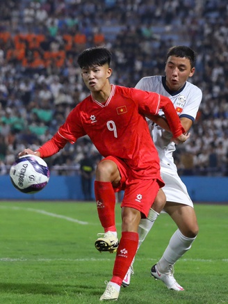 Bóng đá trẻ Việt Nam lại mơ SEA Games và... World Cup